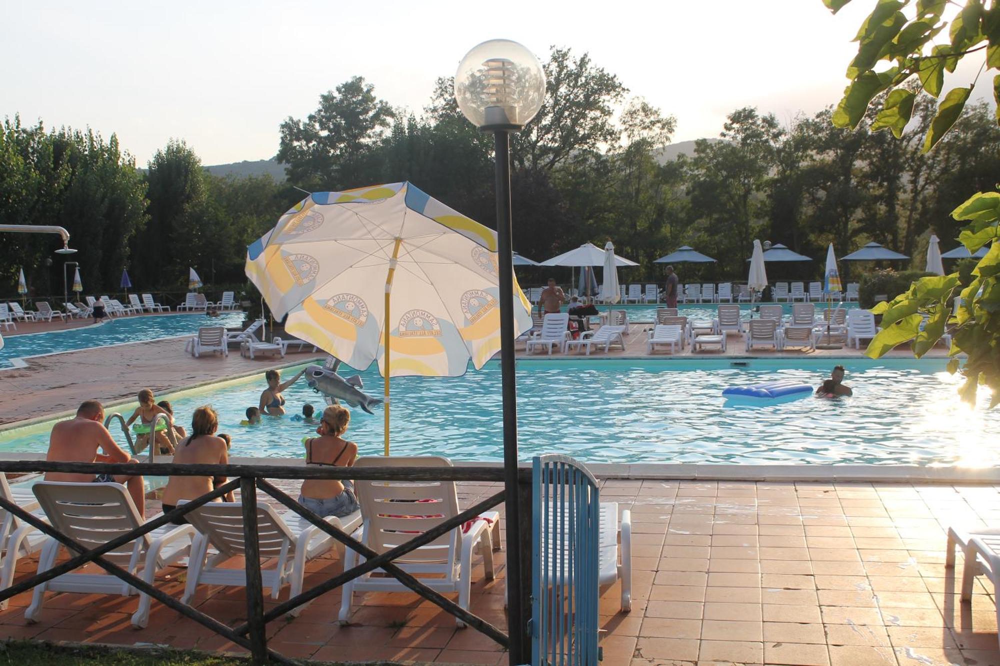 Camping Village La Chiocciola Capannole Buitenkant foto